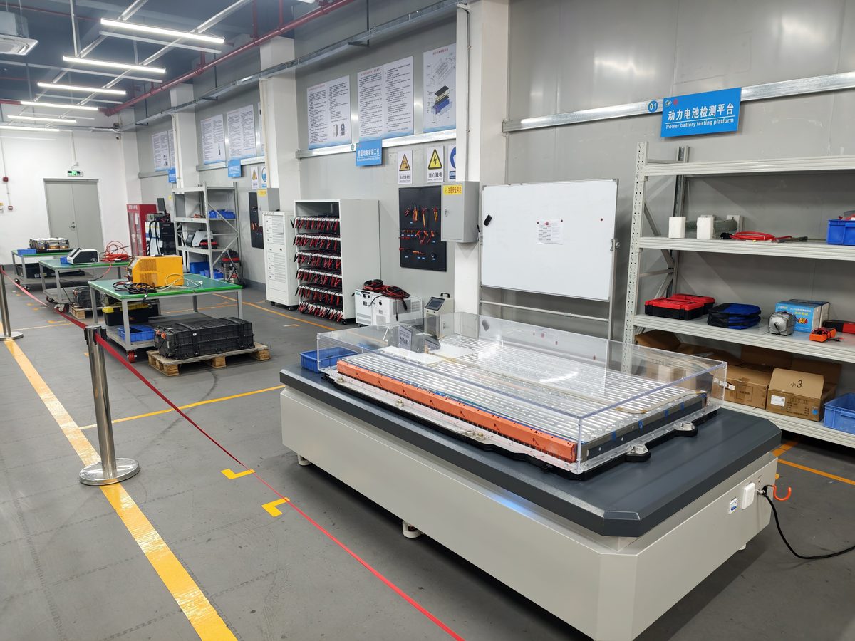 Power battery diagnostic testing platform for EV battery repair training