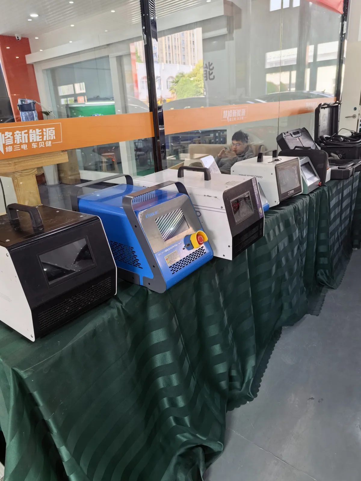 Professional battery balancing and diagnostic equipment for BYD Blade repair